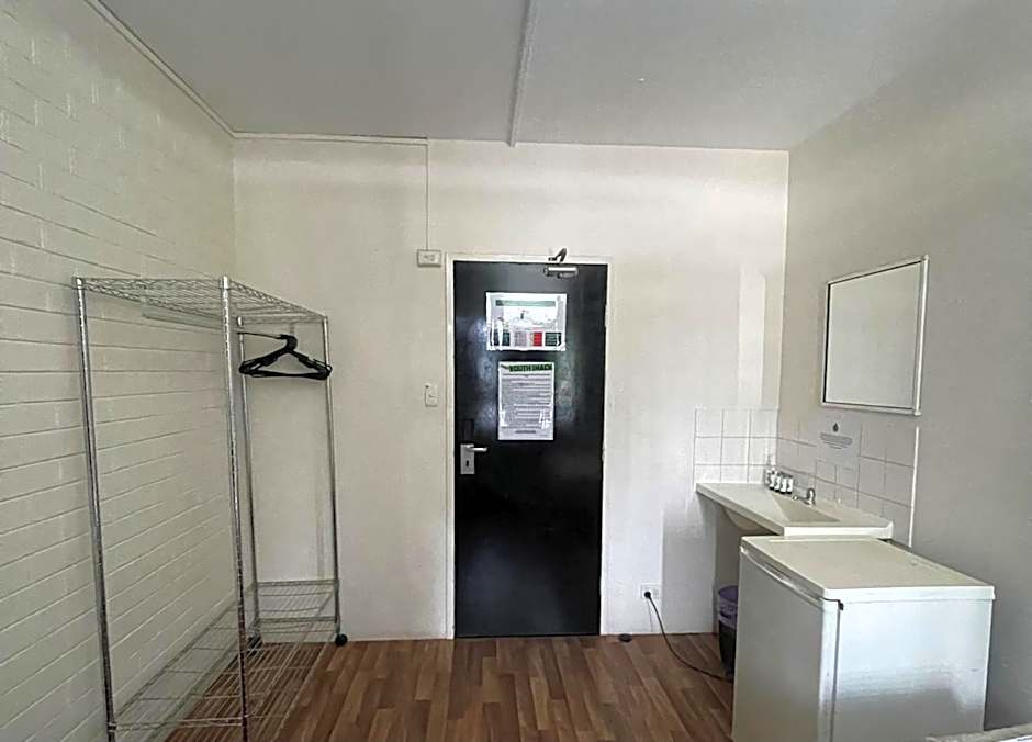 Youth Shack Backpackers