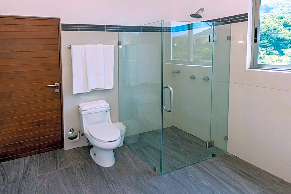 LA LOMA SUITES