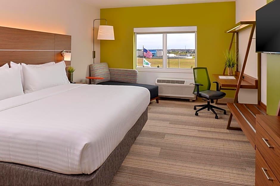 Holiday Inn Express & Suites St. Petersburg - Madeira Beach