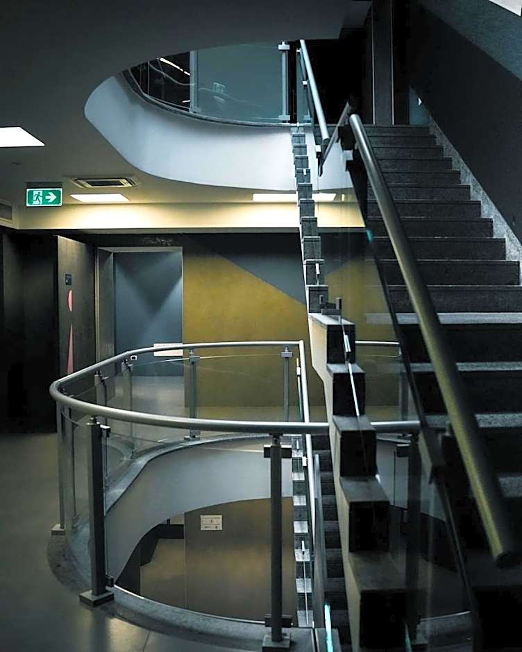Ecumano Space