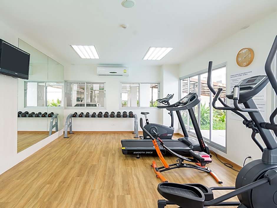 Recenta Suite Phuket Suanluang