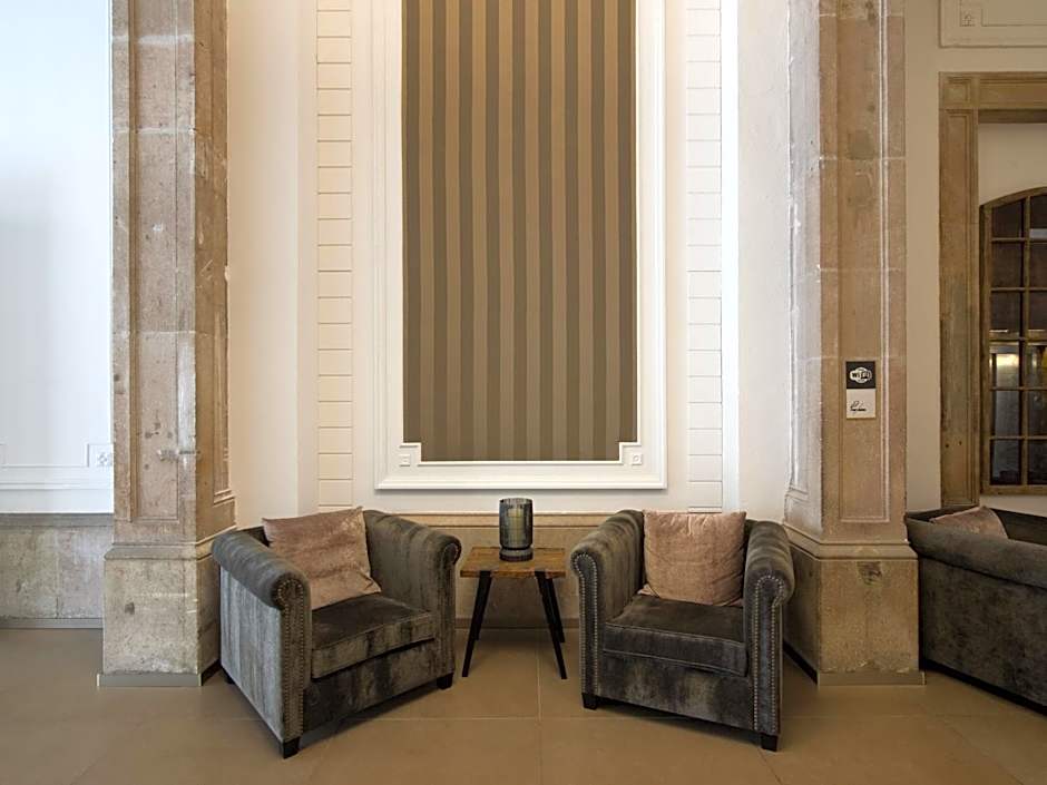 Catalonia Portal Del Angel