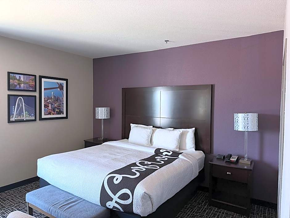 La Quinta Inn & Suites by Wyndham DFW Airport West - Euless