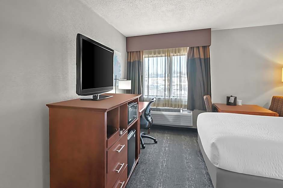 Clarion Inn