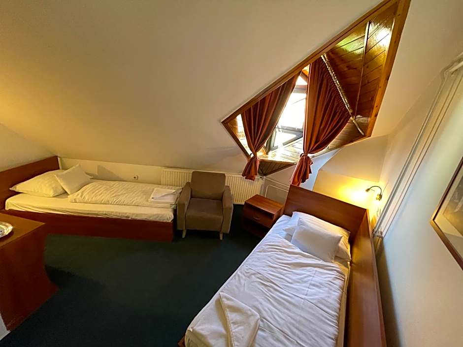 Hotel Főnix