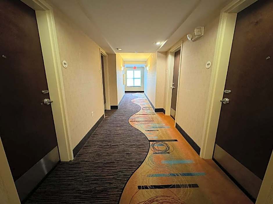 Comfort Inn & Suites Lexington Park near Pax River