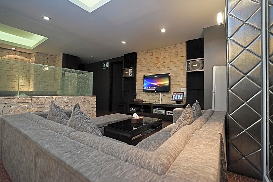 Kiss Gardenhome Chic Hotel