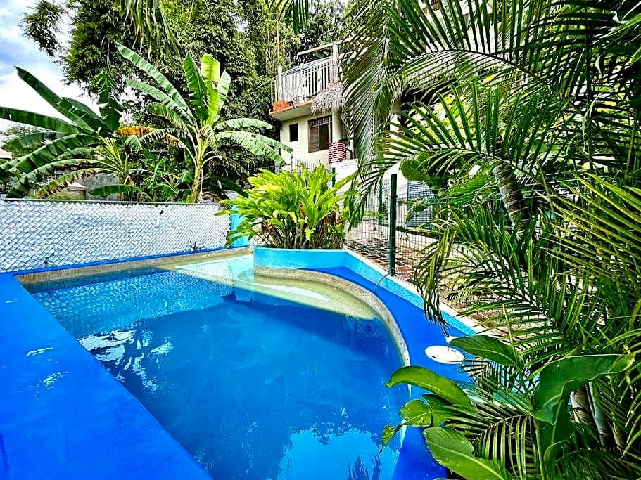 Depa cyrill frente playa Zicatela con AC y alberca