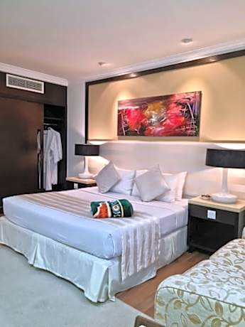 Deluxe Suite
