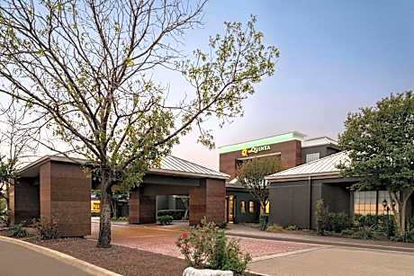 La Quinta Inn & Suites by Wyndham Round Rock North