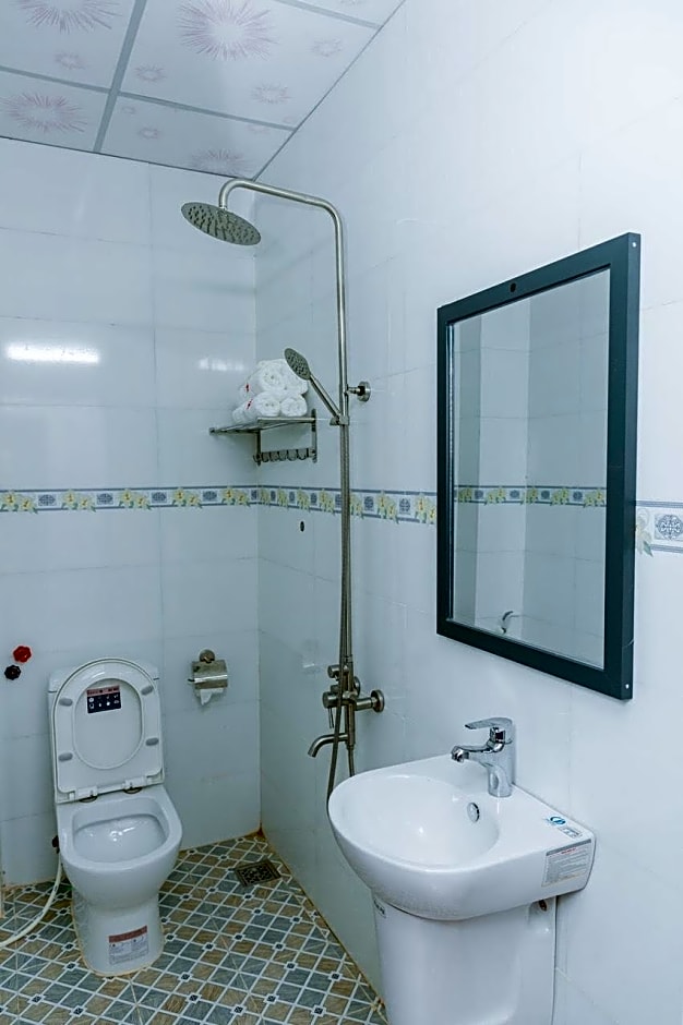 Khách sạn Ngọc Thủy LaGi