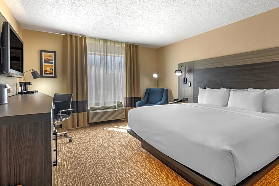 Comfort Inn & Suites North Dallas-Addison