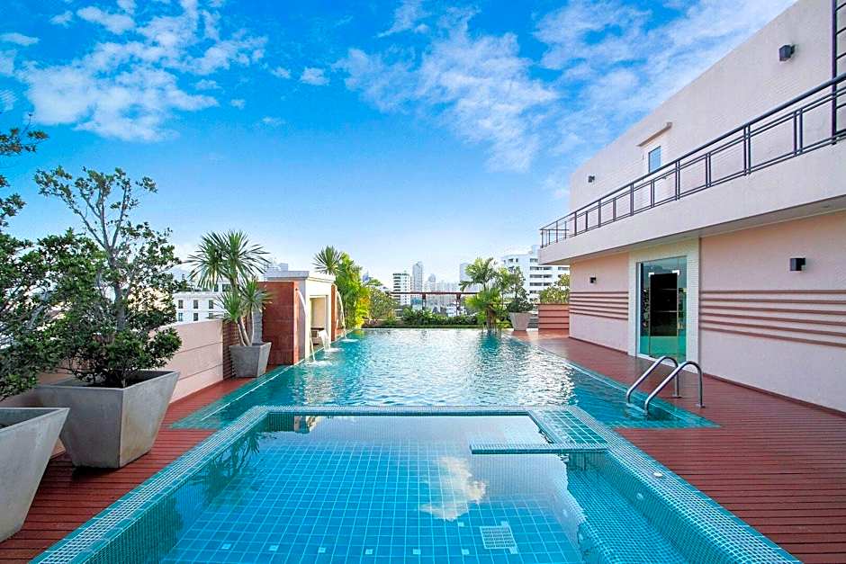 D Varee Montara Thonglor 25