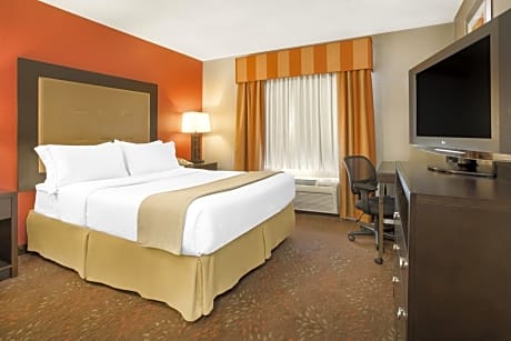 1 Queen Bed Standard
