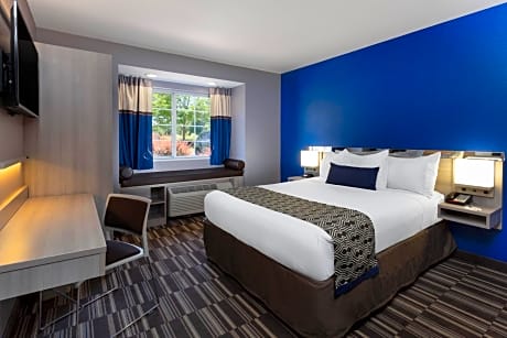 Queen Room with Bath Tub - Mobility Accessible/Non-Smoking