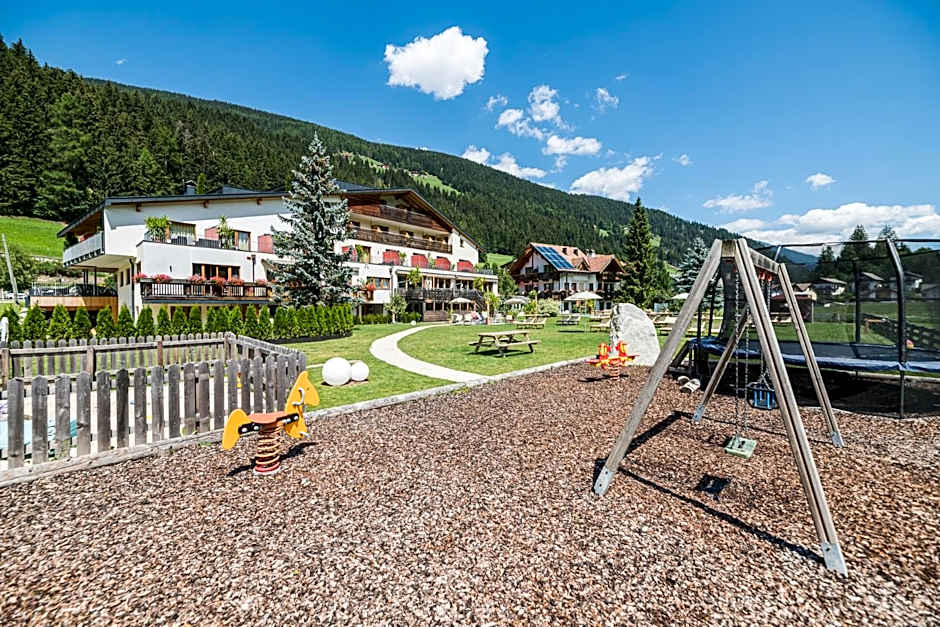 Helmhotel
