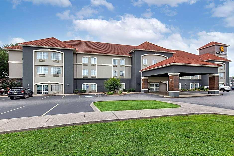La Quinta Inn & Suites by Wyndham Bowling Green