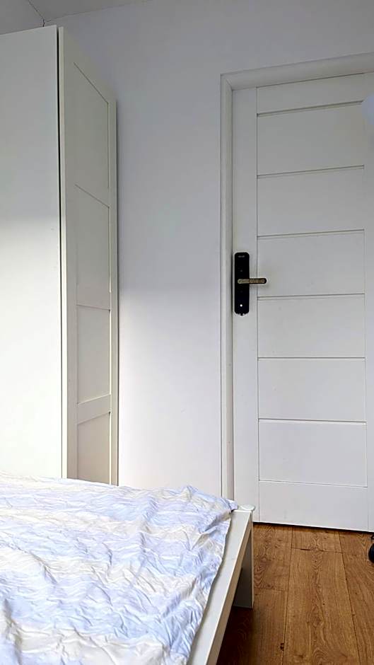 Ursus Rooms-Self Check-in