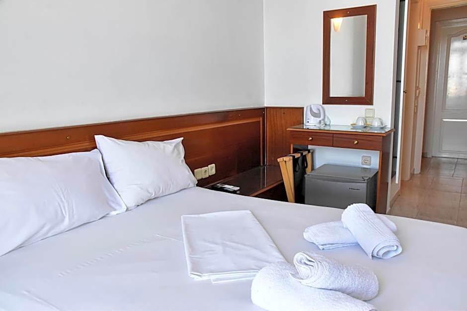 Leonidas Hotel