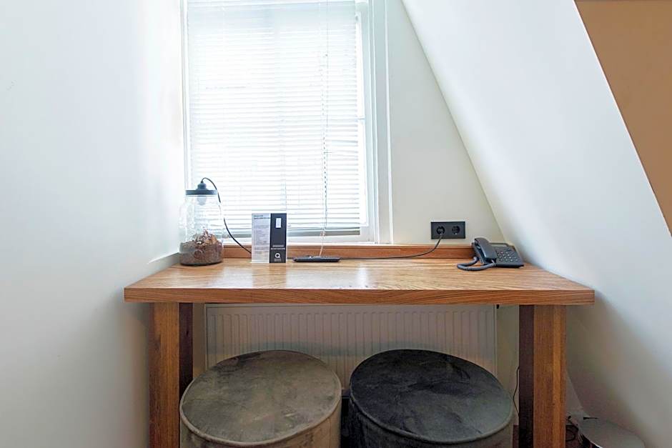 Quentin Golden Bear Hotel