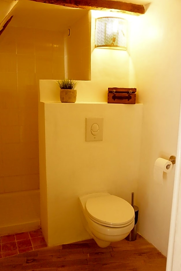 Longo Mai – Apt En Provence, UT
