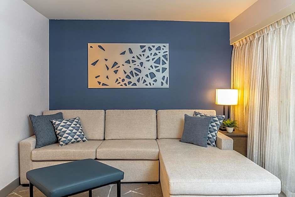Embassy Suites By Hilton Hotel Tulsa-I-44