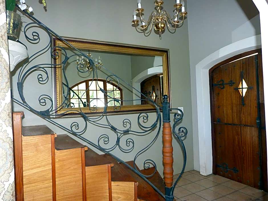 Royston Hall Historical Guesthouse