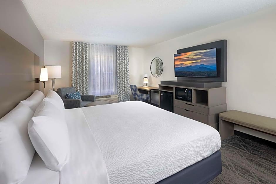 Country Inn & Suites by Radisson Asheville Downtown Tunnel Road