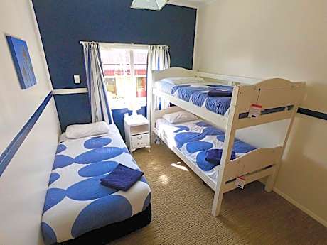 Bunk Bed in Mixed Dormitory Room