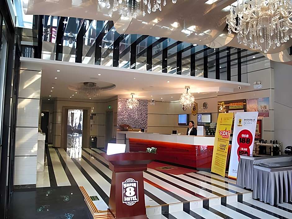 Super 8 Hotel Urumqi Li Yu Shan Lu – Ürümqi