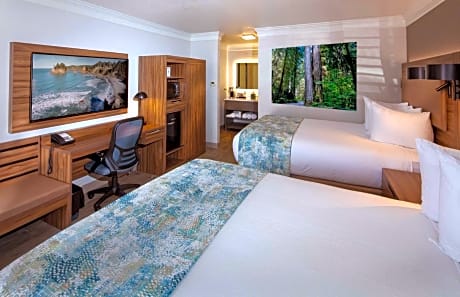 Deluxe Queen Room with Two Queen Beds