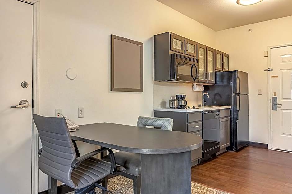 Candlewood Suites Lincoln By IHG