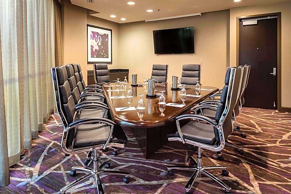 Embassy Suites By Hilton Crystal City - National Airport