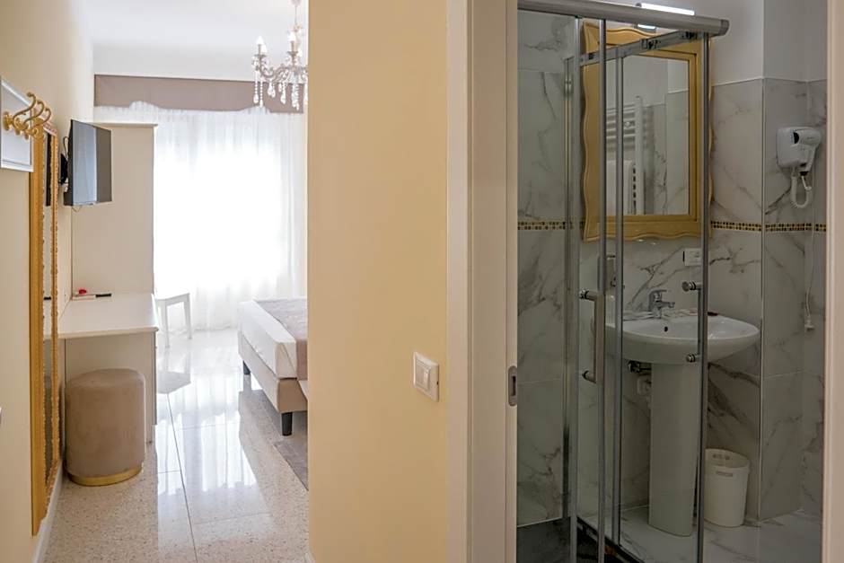 Guest House Train Station