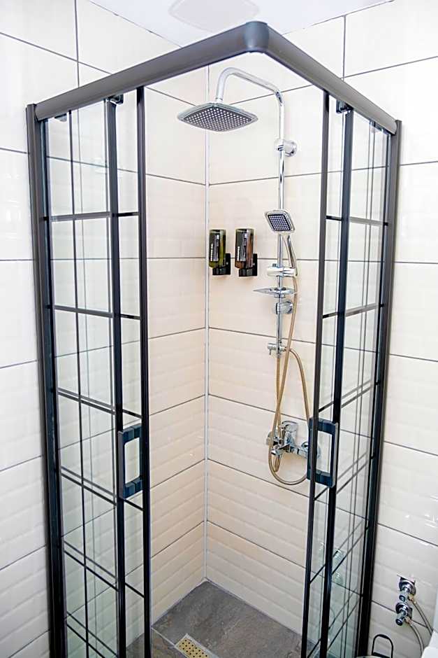 Comfort Center Suit Hotel