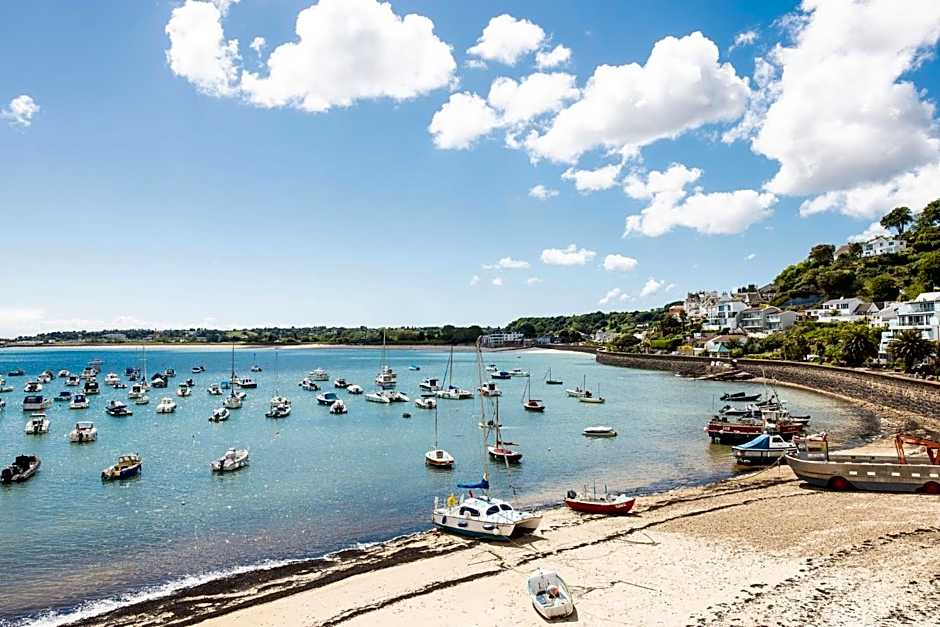 The Moorings Hotel & Restaurant