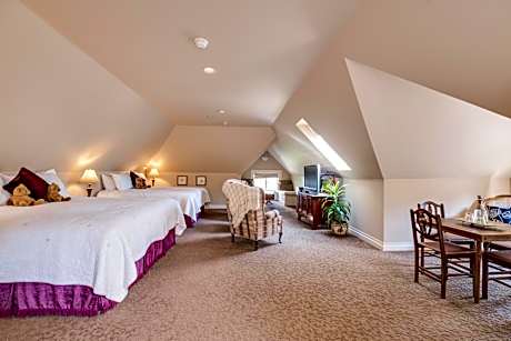 King Room with Two King Beds - Top Floor