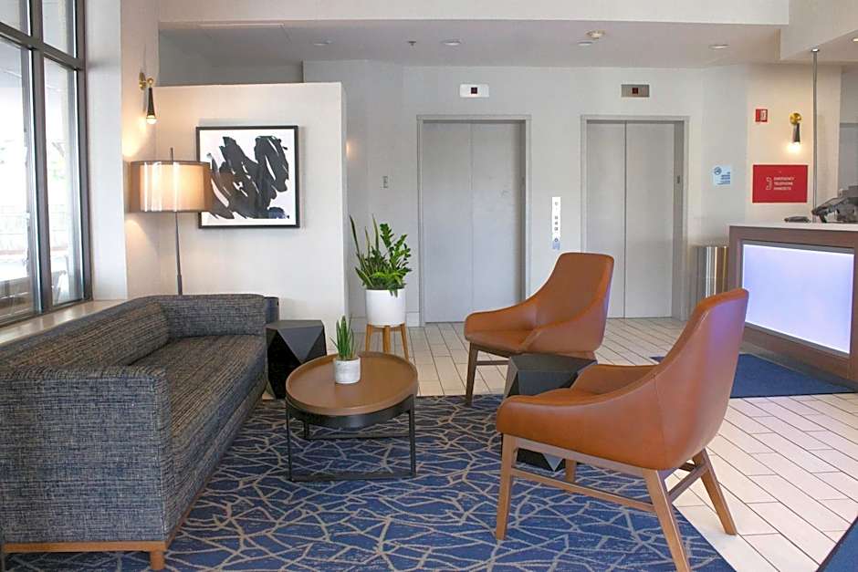 Holiday Inn Express Hotel & Suites Boston-Cambridge By IHG