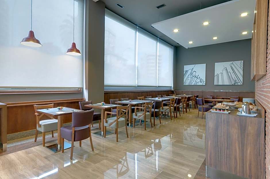 Hotel Vigo Los Galeones Affiliated by Melia