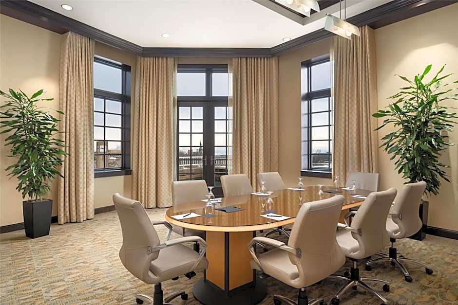 Hilton Orrington / Evanston