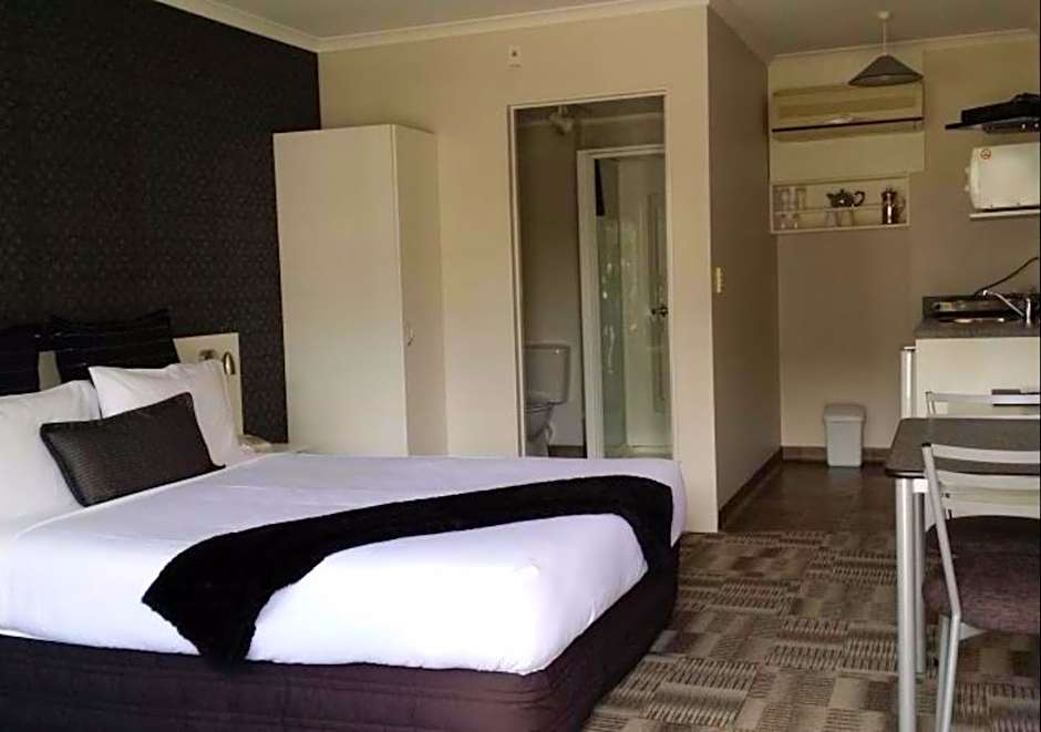 Abode On Courtenay Motor Inn