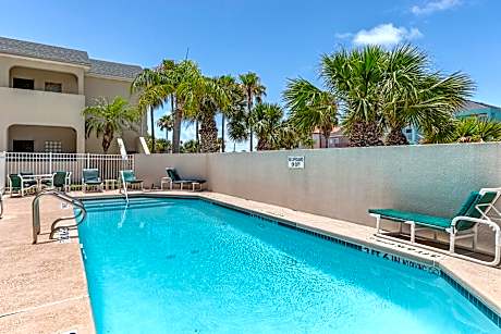 Little Get-Away By The Beach ,Moondancer