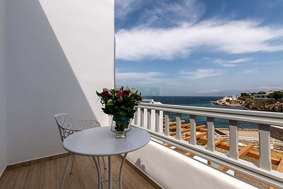 Poseidon Hotel Suites