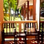 Lanta Bee Garden Bungalows