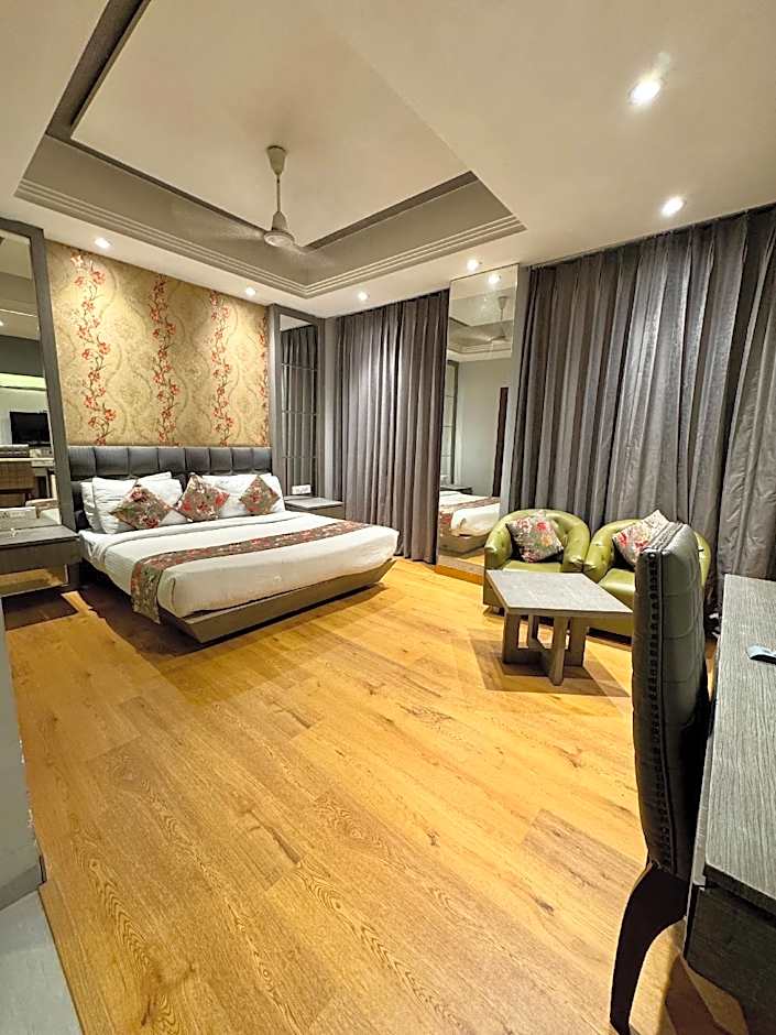 Hotel Narulas Aurrum