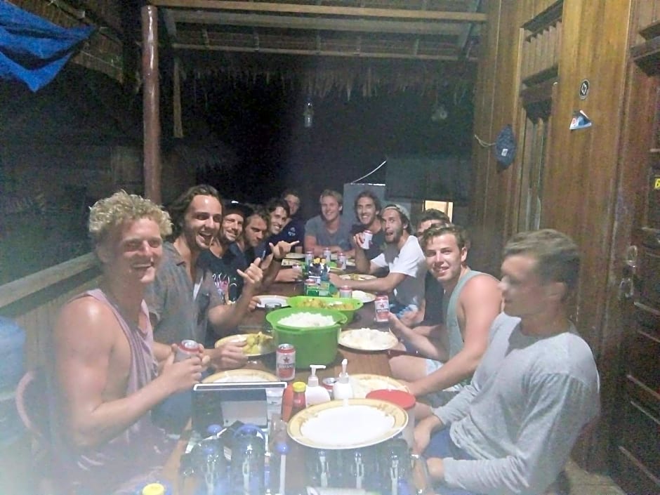 Mentawai Ebay Playground Surfcamp