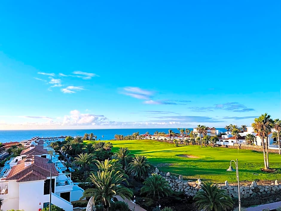 Fantastic sea and golf course view house with 3 bedrooms