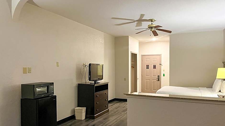 Studio 6 Suites Houston, TX - Spring