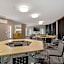 Clarion Lakeside Inn & Conference Centre