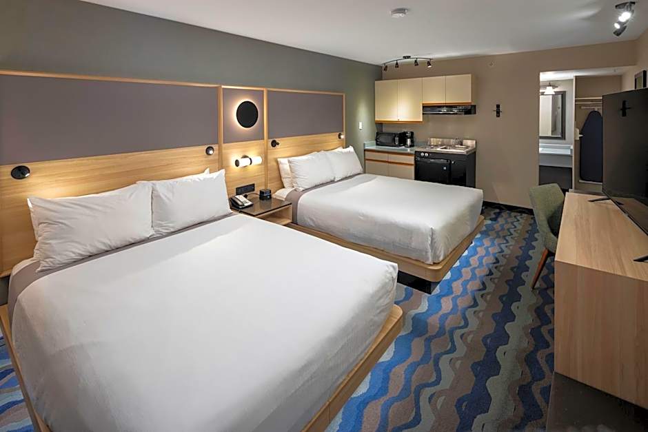 Photo 1 of 12 of Studio 1 Queen Bed